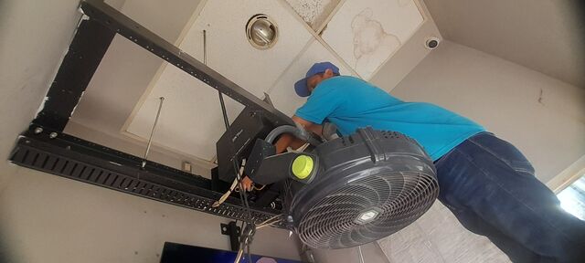 MANTENIMIENTO DE SAE CON RACK PARA CONTROL DE ACCESO Y CIRCUITO CERRADO