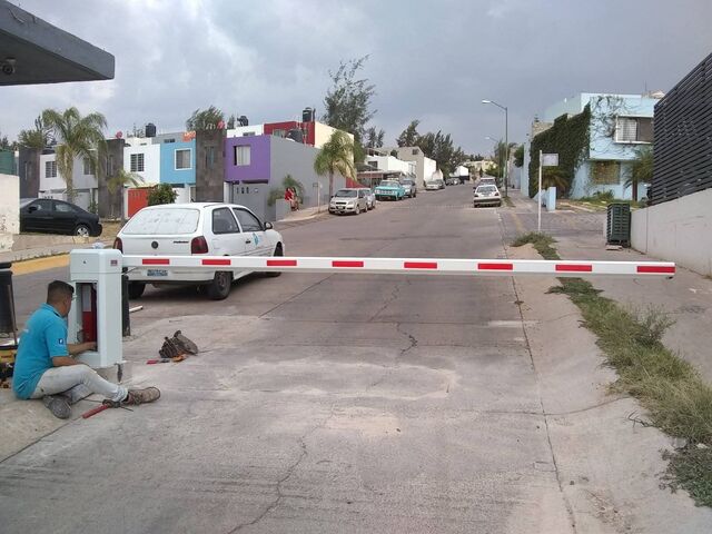 BARRERA VEHICULAR PARA APERTURA DE GUARDIAS